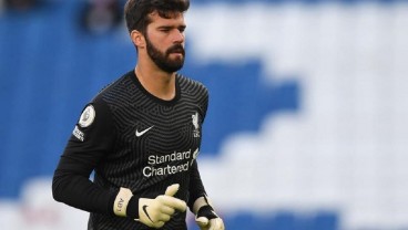 Video Dua Blunder Alisson yang Buat Liverpool Ditahan Wolves