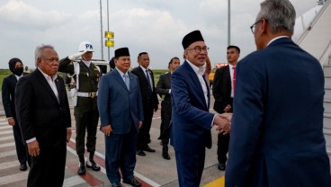 Menteri Basuki dan Prabowo Antar Kepulangan PM Malaysia Anwar Ibrahim