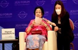 HUT Ke-50 PDIP, Megawati Perkenalkan Dua Anak Puan: Mau Masuk Politik