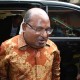 Gubernur Lukas Enembe Diamankan KPK di Jayapura