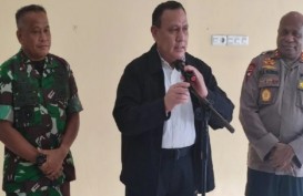 Lukas Enembe Dibawa ke KPK Dikawal Brimob dan Pejabat Polda Papua