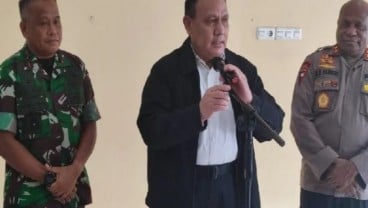 Lukas Enembe Dibawa ke KPK Dikawal Brimob dan Pejabat Polda Papua