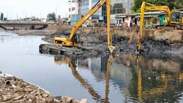 Kebut Normalisasi, DKI Keruk Sungai di 55 Wilayah