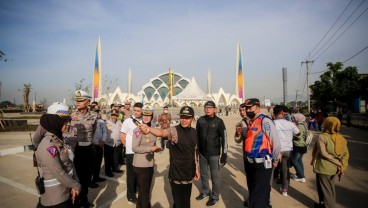 Pemkot Bandung Rekayasa Lalu Lintas Urai Kepadatan Akses Keluar Masuk Masjid Al Jabbar