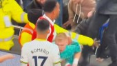 Video Aksi Norak di Derby London, Suporter Tottenham Tendang Kiper Arsenal
