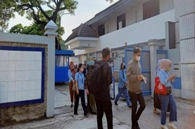 Produsen Sepatu Adidas di Tangerang PHK 1.200 Karyawan,…