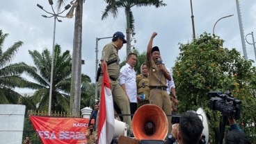 Ribuan Kepala Desa Demo di DPR, Tuntut Masa Jabatan 9 Tahun