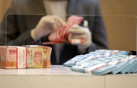 Rupiah Ditutup Melemah Tipis ke Rp15.104 Setelah BI kembali Naikkan Suku Bunga