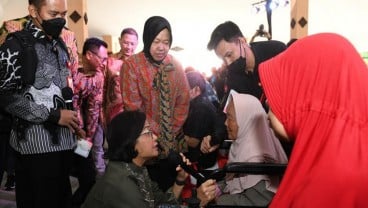 Blusukan Bareng Mensos Risma, Sri Mulyani Ingatkan Soal Ini