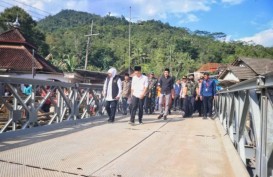 Tiga Jembatan Darurat di Trenggalek Diresmikan
