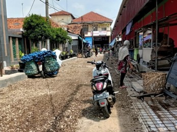 Dampak Revitalisasi, Warga di Sekitar Pasar Ciasem Subang Protes Kehilangan Jalan Desa