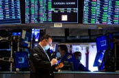 Wall Street Ditutup Bervariasi, Laporan Keuangan Emiten Picu Kekhawatiran Resesi
