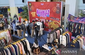 Bisnis Baju Bekas Menarik Minat Anak Muda