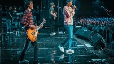 Momen Duta Menangis di Konser Sheila on 7