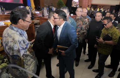 Ridwan Kamil Ucapkan Selamat kepada Bambang Soesatyo Raih Gelar Doktor