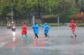 Cuaca Hari Ini, Jakarta Potensi Hujan Disertai Kilat…