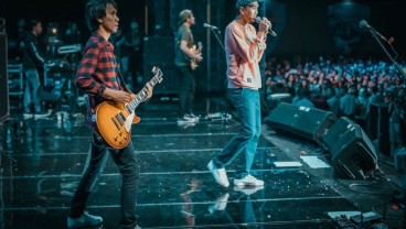 Aksi Duta di Konser Sheila on 7 yang Bikin Ngakak