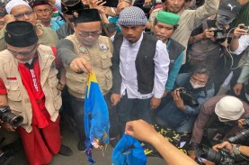 Massa Aksi Bakar Bendera Swedia, Protes Pembakaran…
