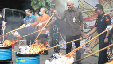 Pemprov Jateng dan Bea Cukai Musnahkan 9,7 Juta Rokok Ilegal