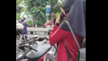 Kejar Diskonan Holland Bakery, Wanita Ini Panik saat Motornya Dicuri