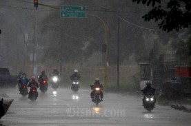 Cuaca Hari Ini 1 Februari, Jakarta Hujan Disertai…