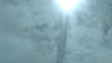 Muncul Fenomena Aneh 'Garis Malaikat' di Langit Kalsel, Apa Itu?