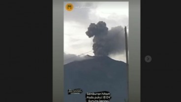 Lagi, Gunung Kerinci Erupsi Hampir 2 Jam