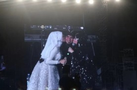 Arti Kecupan Mulan Jameela dan Elvy Sukaesih buat…
