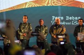 Jokowi Minta Johnny G Plate dan Dewan Pers Kebut Draf Perpres Media Sustainability
