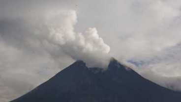 Gunung Merapi Semburkan Awan Panas, Hujan Abu Melanda Boyolali