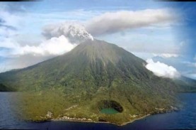 Gempa Guguran Meningkat, Status Gunung Karangetang…