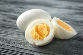 Makan Telur Bisa Picu Penyakit Jantung, Mitos atau…