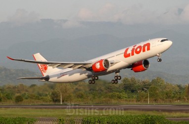 Cuaca Buruk, Lion Air Jakarta-Bengkulu Mendarat Darurat di Palembang