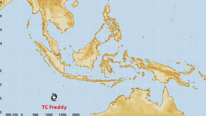 Siklon Tropis Freddy Dekat Banten, Risiko Gelombang Tinggi Hingga 6 Meter