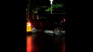 Viral Pengemudi Fortuner Hancurkan Mobil dengan Brutal di Senopati