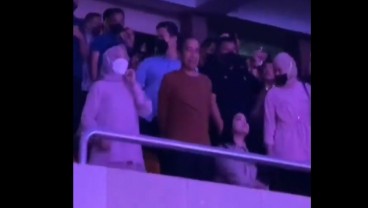 Momen Jokowi dan Keluarga Nonton Konser Dewa 19 di Medan, Bikin Heboh Penonton