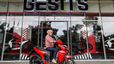 300 Ribu Motor Listrik Mengaspal Tahun 2023