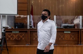 Beda Sikap Ferdy Sambo dan Kuat Ma'ruf saat Divonis Hakim, Tegang vs Salam Metal