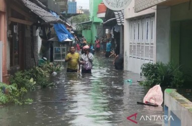 Cuaca Ekstrem Bayangi Jawa Tengah, Solo Banjir, Tawangmangu Longsor