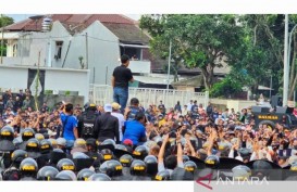 Laga Tanpa Penonton, Ribuan Pendukung PSIS Semarang Gruduk Stadion Jatidiri