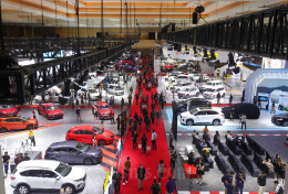 Gratis! Ini Cara dan Syarat Lakukan Test Drive Mobil IIMS 2023