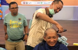 Aksi Nekat Wali Kota Padang Gunduli Kepala pada Peringatan Hari Kanker Anak Internasional