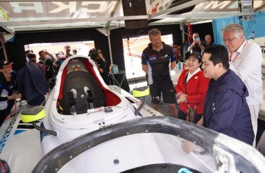 Mesranya Erick Thohir Bareng Puan Nonton F1 Powerboat Danau Toba