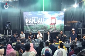 Ketemu Cak Nun, Rocky Gerung Bicara soal Menteri Keuangan…