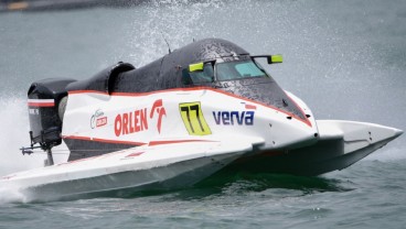 Hasil F1 Powerboat Toba: Bartek Marszalek Raih Kemenangan Perdana Sepanjang Kariernya