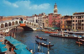 Italia Alami Kekeringan Terpanah, Kanal Air Venesia Surut Tersisa Lumpur