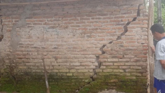 Belasan Rumah Warga di Lebak Rusak Akibat Pergerakan Tanah