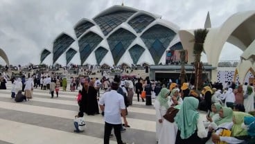 Bikin Masjid Al Jabbar Semrawut, 500 PKL Ditertibkan