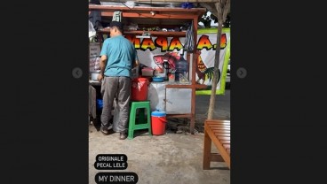 Momen Pebalap WSBK Makan Malam Pecel Lele