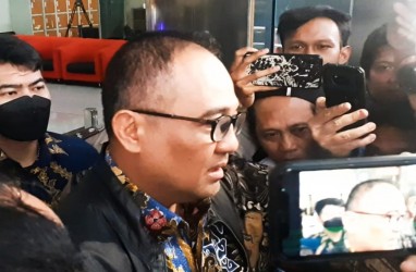 Penampakan Pejabat DJP Rafael Alun Usai Diperiksa KPK Lebih dari 8 Jam